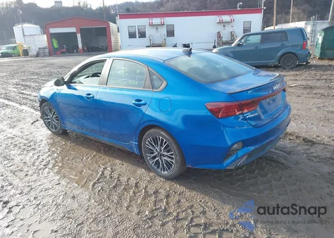 2023 Kia Forte Gt-Line z USA, uszkodzony, nr VIN 3KPF54AD7PE685295